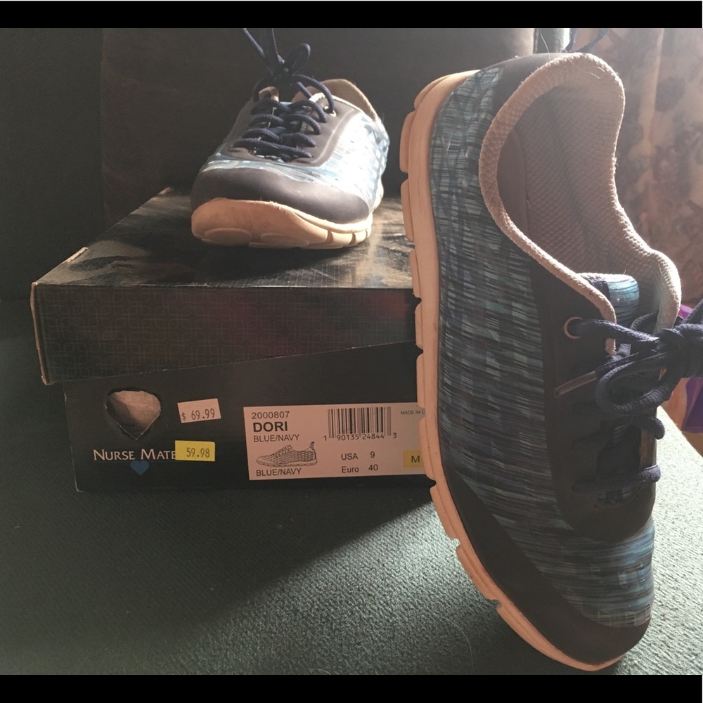 Nurse Mates Shoes Size 9 - fits like 8 or 8 1/2